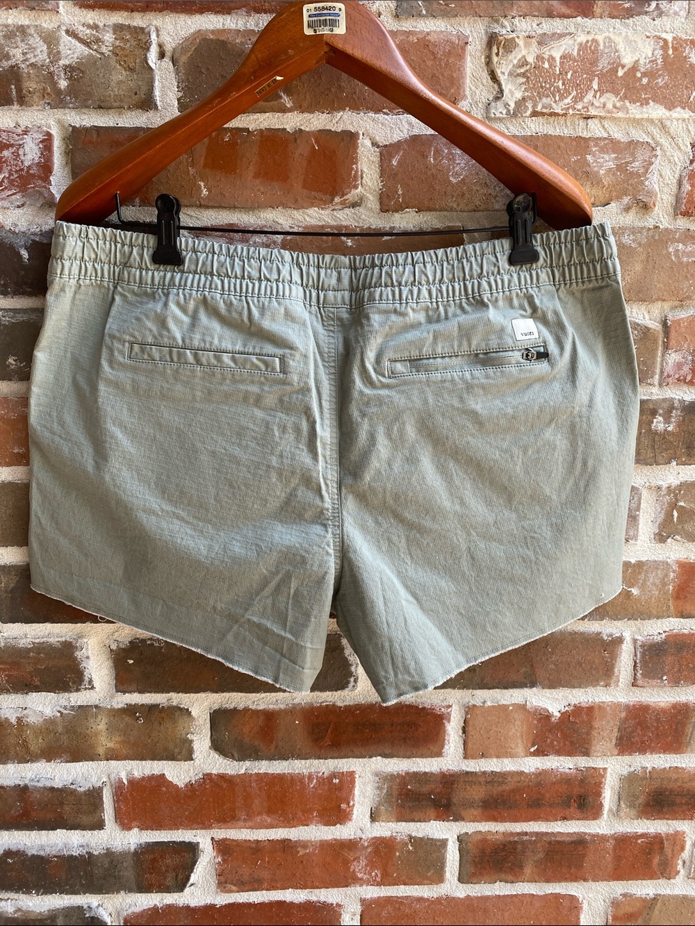 Vuori Women's Vintage Ripstop Drawstring Utility Shorts in Eucalyptus XL - Picture 13 of 16